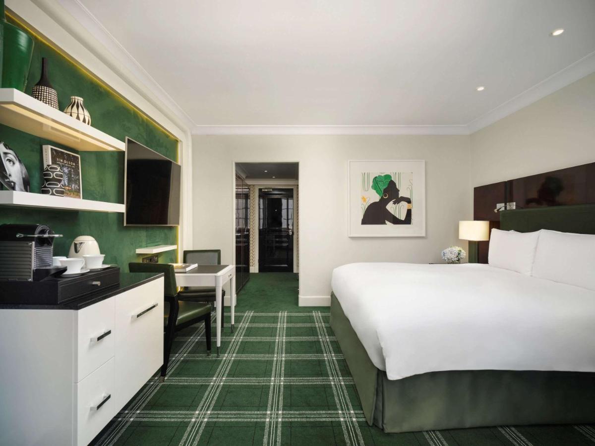 โซฟิเทล ลอนดอน เซนต์เจมส์ Hotel ภายนอก รูปภาพ A room at the hotel