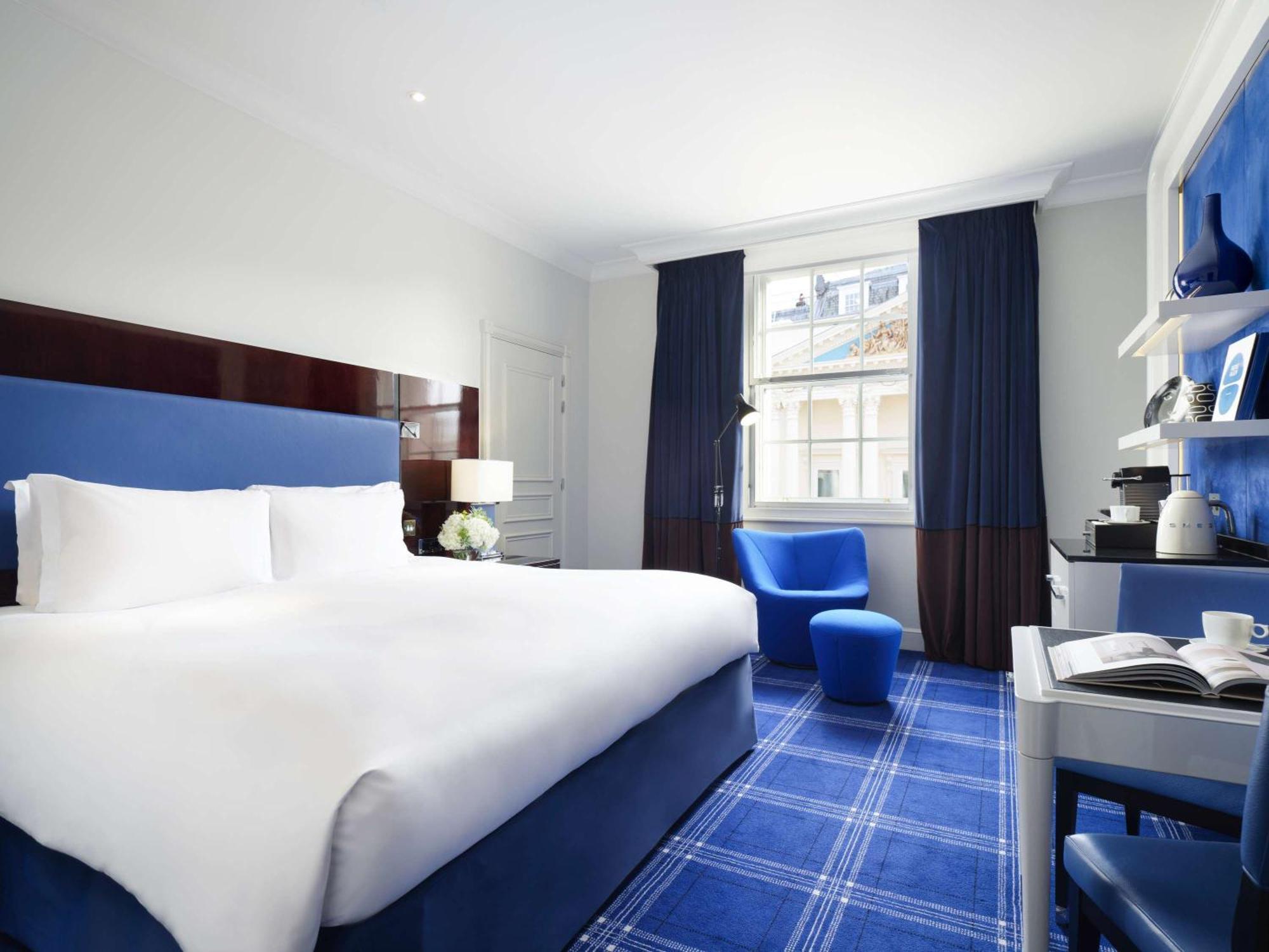 โซฟิเทล ลอนดอน เซนต์เจมส์ Hotel ภายนอก รูปภาพ A room at the London West End