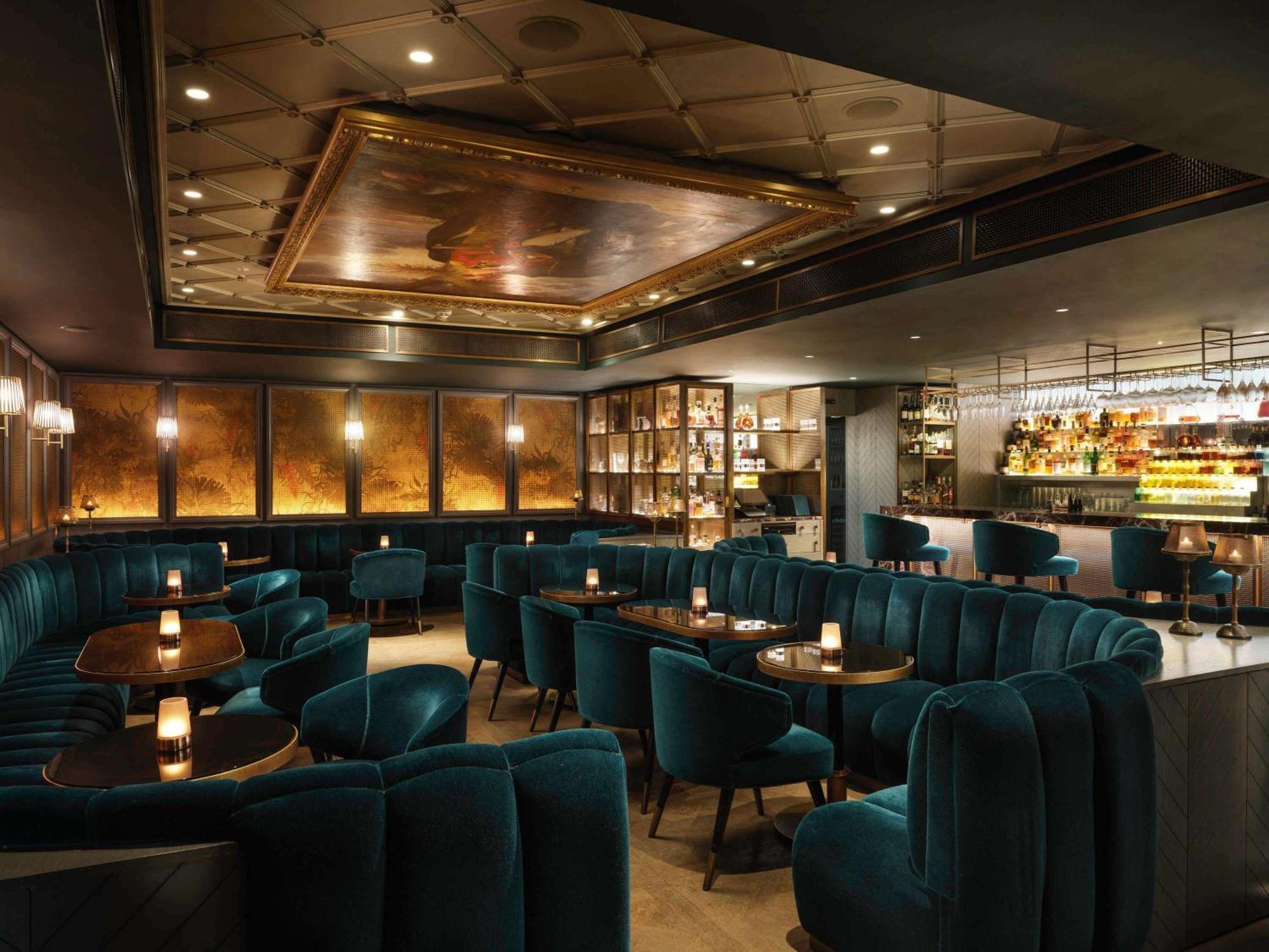 โซฟิเทล ลอนดอน เซนต์เจมส์ Hotel ภายนอก รูปภาพ The interior of the bar