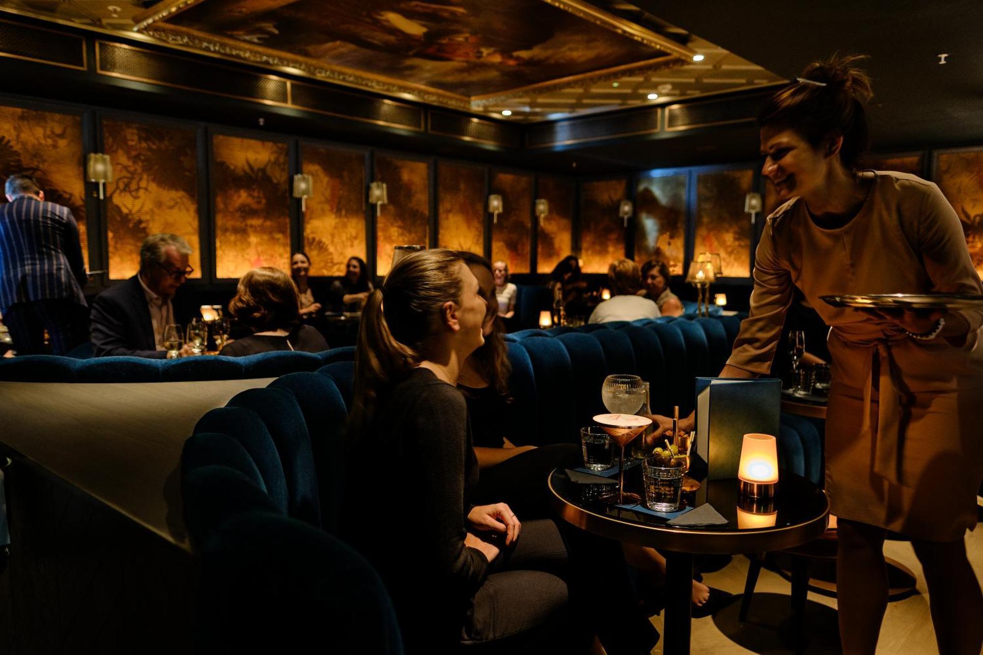 โซฟิเทล ลอนดอน เซนต์เจมส์ Hotel ภายนอก รูปภาพ Interior of the bar