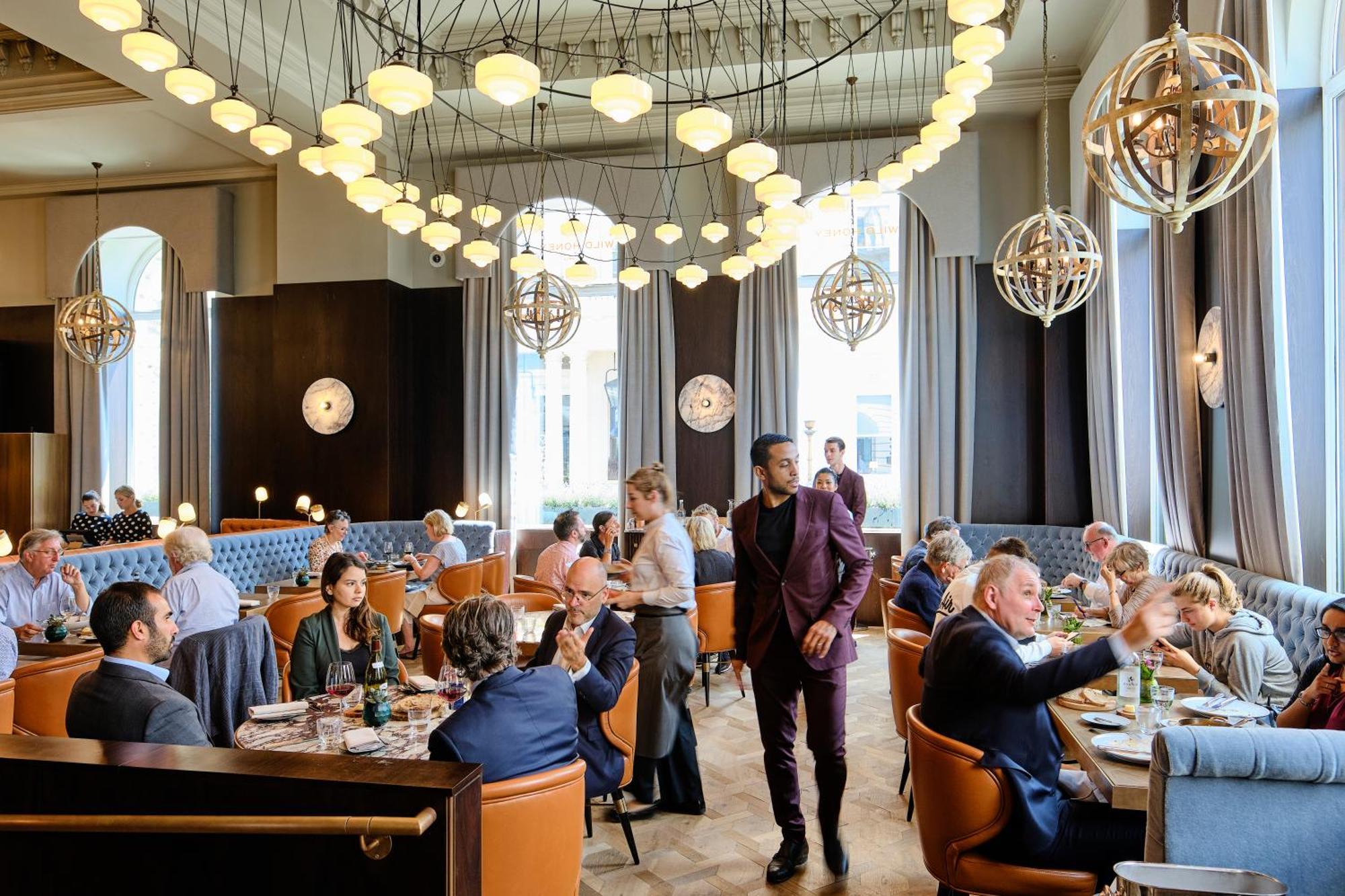 โซฟิเทล ลอนดอน เซนต์เจมส์ Hotel ภายนอก รูปภาพ The interior of the restaurant